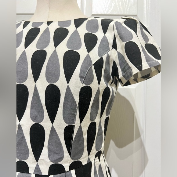 Birds of North America Dress  Size 2 - Picture 4 of 9